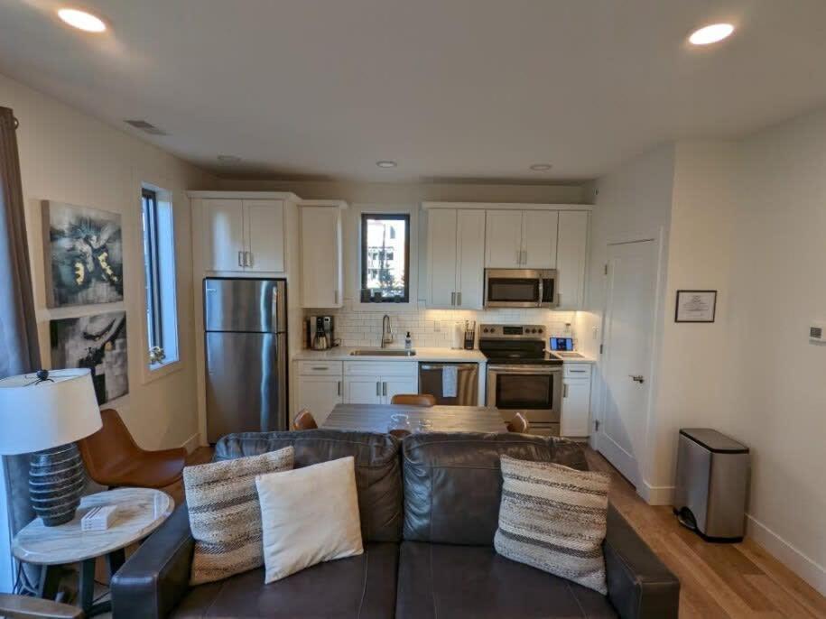 Location Location - Capri Condo 212 Traverse City Esterno foto