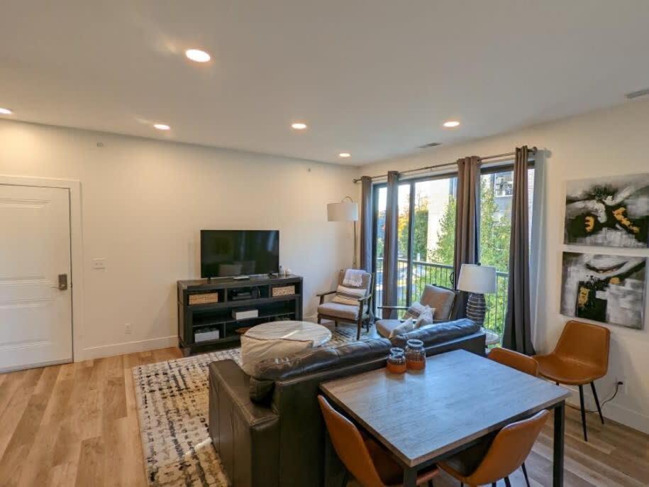 Location Location - Capri Condo 212 Traverse City Esterno foto