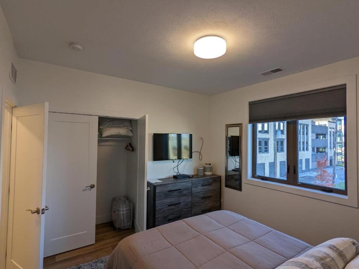 Location Location - Capri Condo 212 Traverse City Esterno foto